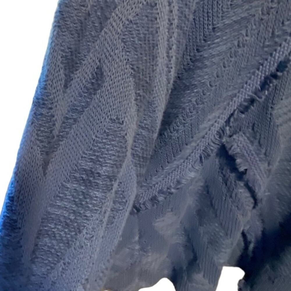 Chico’s Cardigan Sweater Women’s Size 12 M Blue Fringe Woven Crossing Patterns 2 - Picture 6 of 15
